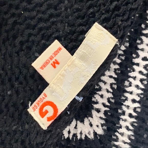 Black and white sweater top - Picture 3 of 3